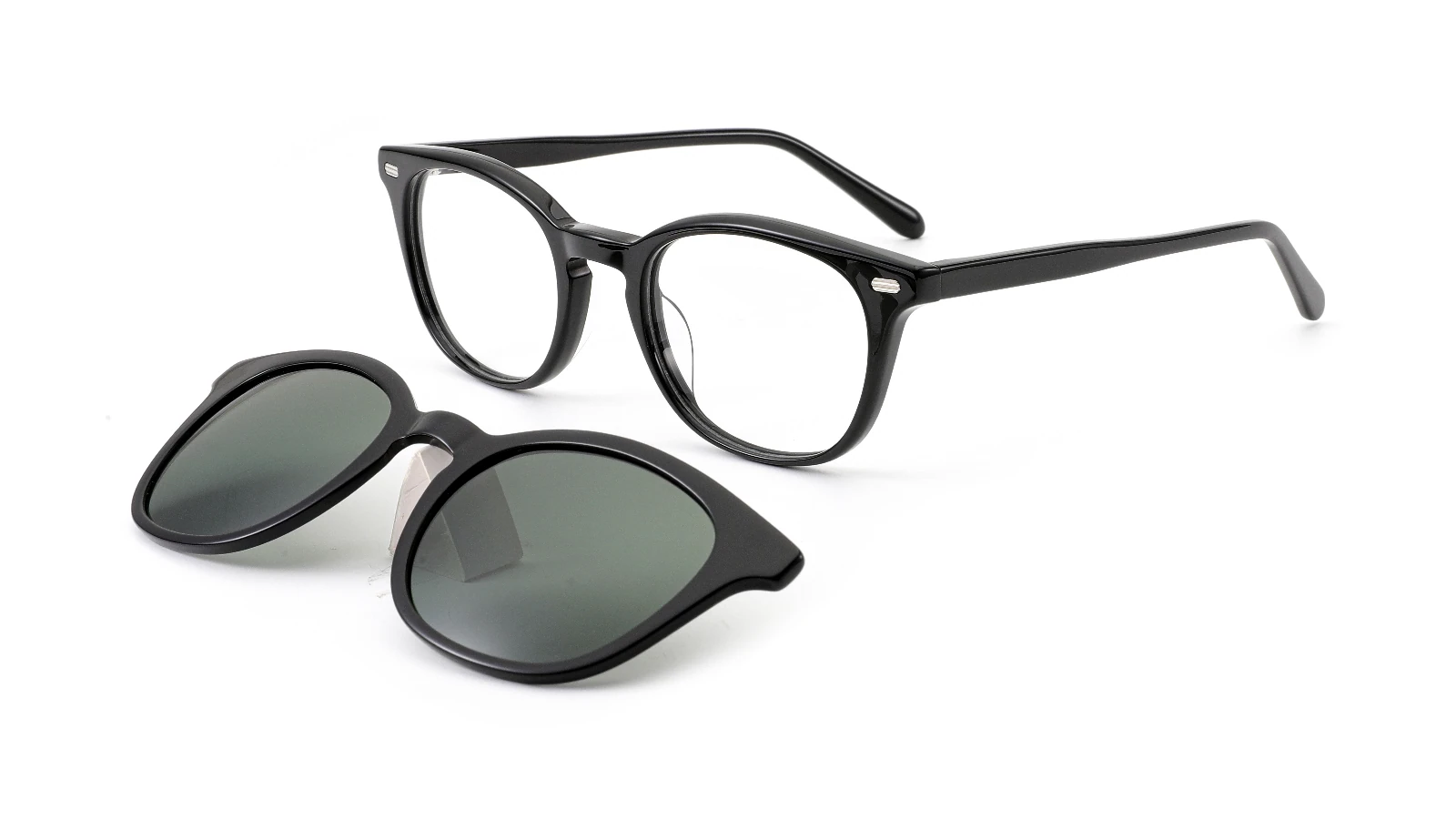 Black — 45° view
