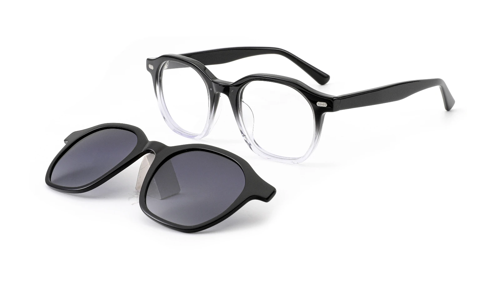Noir / Transparent — Vue à 45°