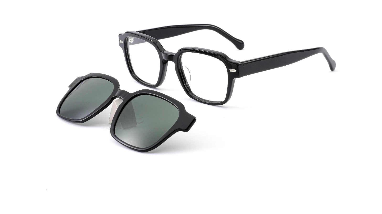 Black — 45° view