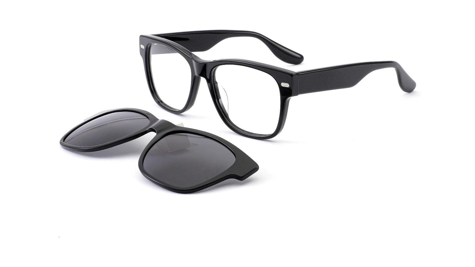 Black — 45° view