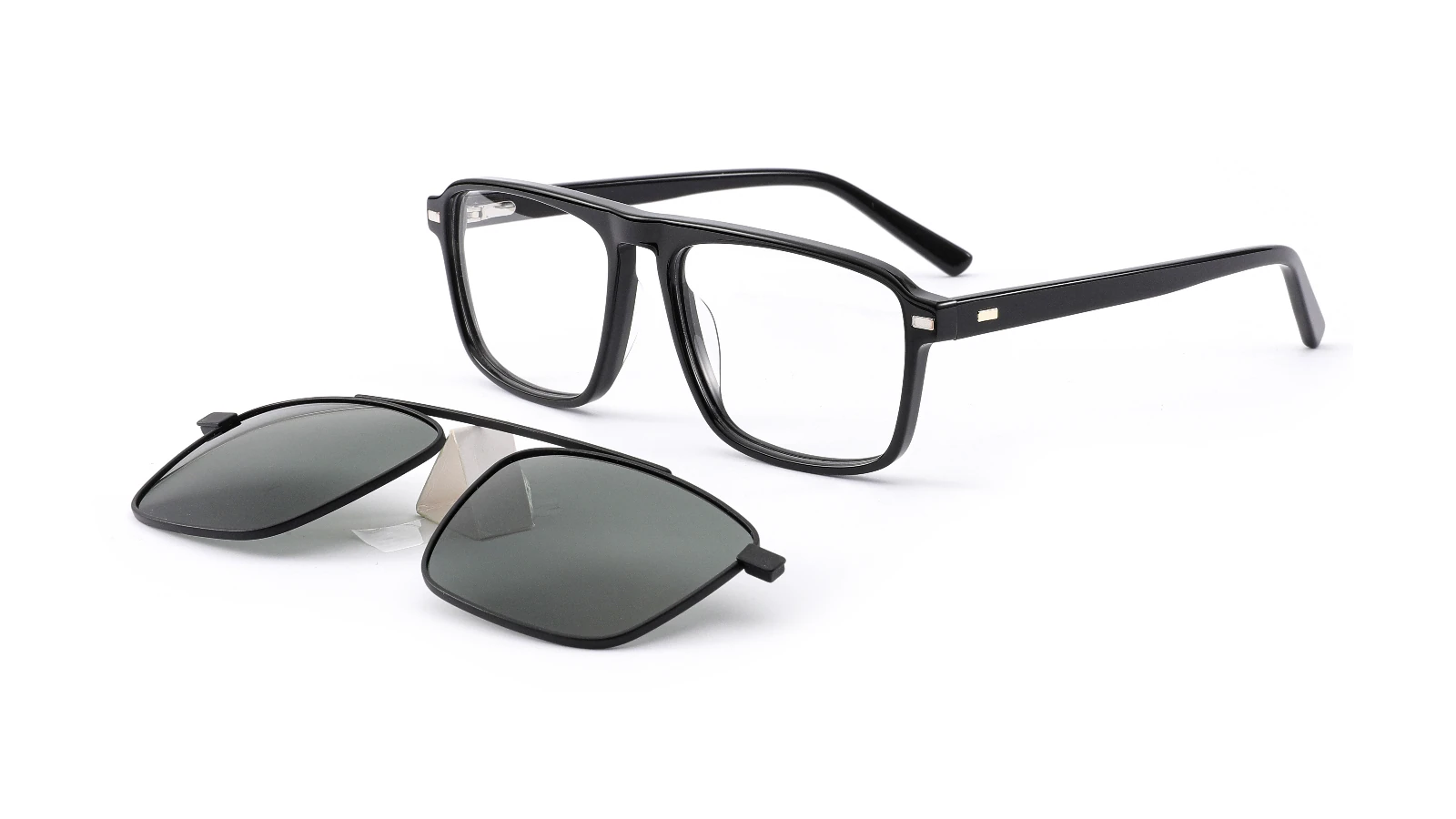 Black — 45° view