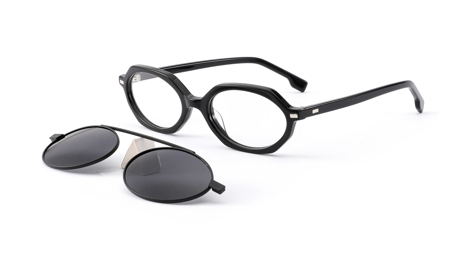 Black — 45° view