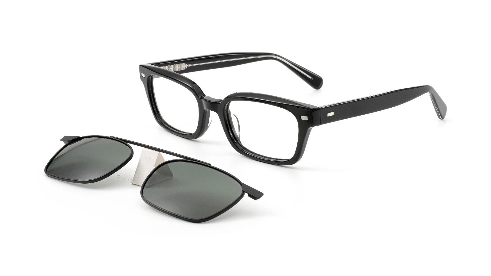 Black — 45° view