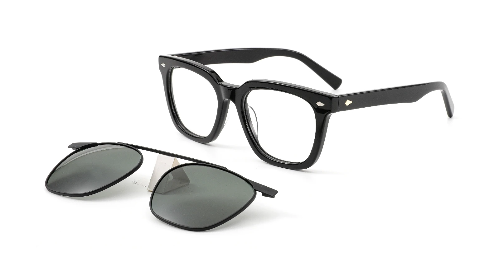 Black — 45° view