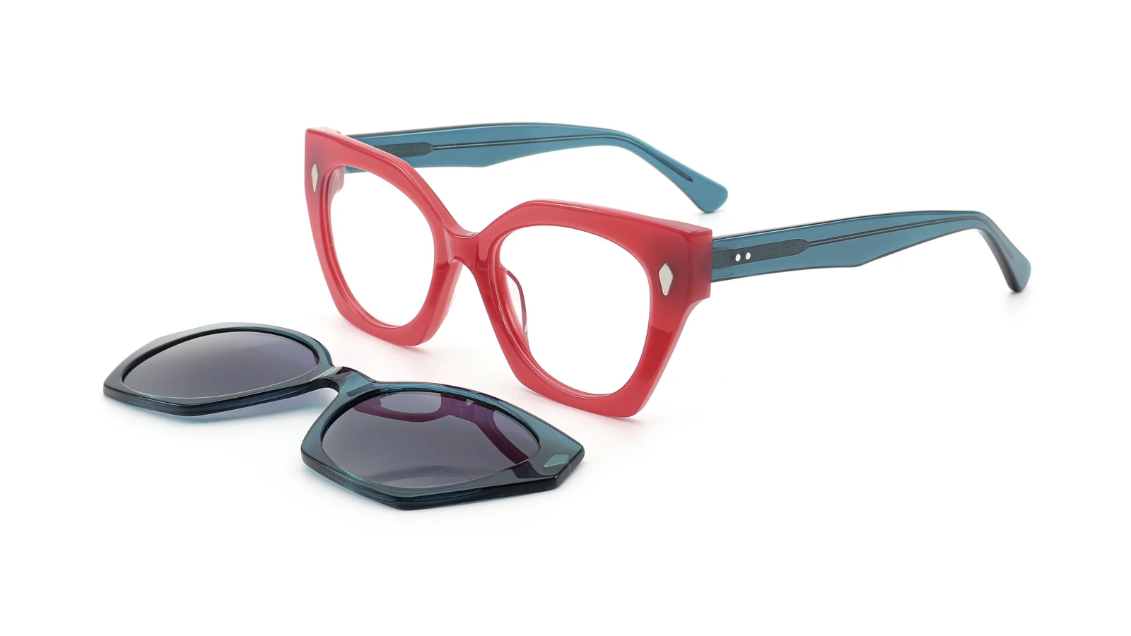 Red / Teal — 45° view