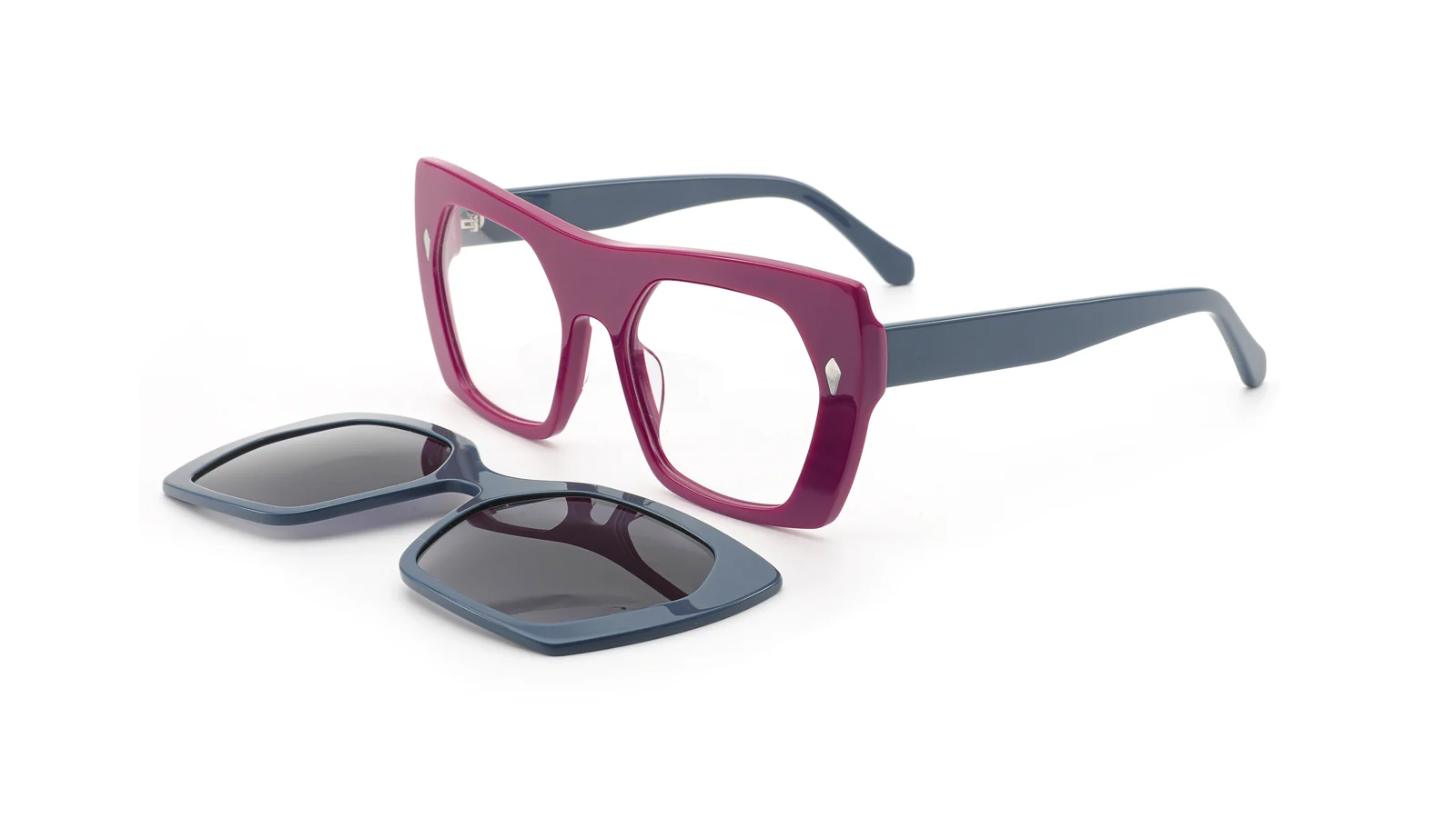 Burgundy / Grey — 45° view