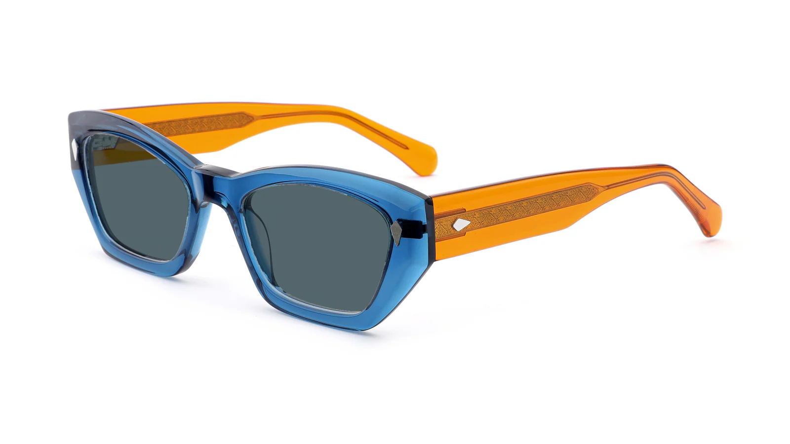 SRA8876 Sunglasses 45-degree product view
