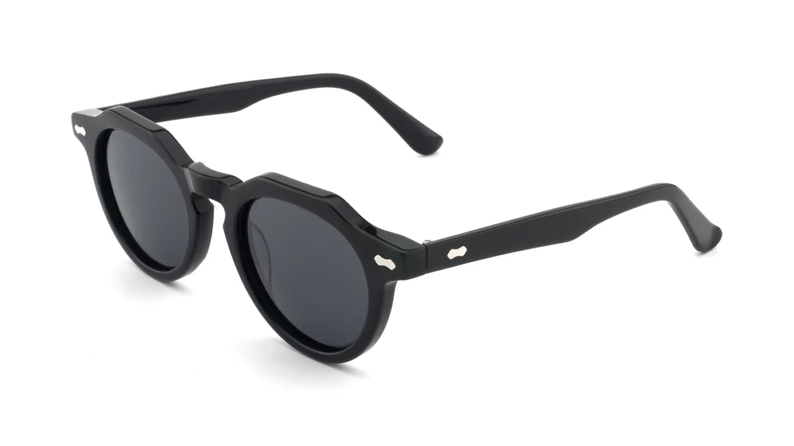 Black — 45° view
